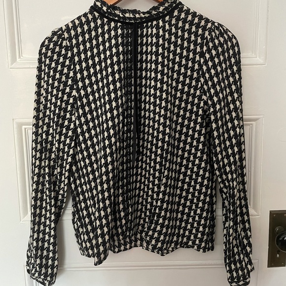 Zara blouse - Picture 2 of 5